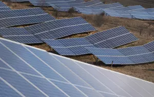 Asociațiile profesionale avertizează: Modificările introduse de ANRE în Regulamentul de Racordare pot crește prețul energiei electrice