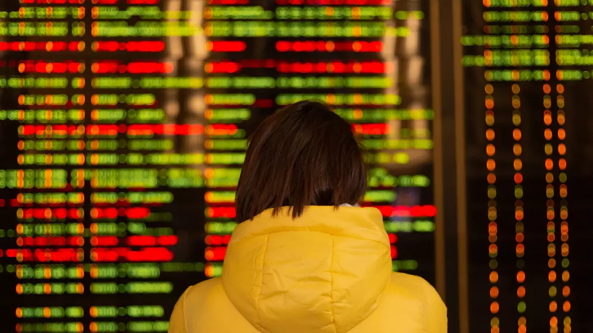 Semiconductorii și companiile AI pierd teren pe bursă. Piețele globale intră într-o fază de prudență după luni de creșteri accelerate