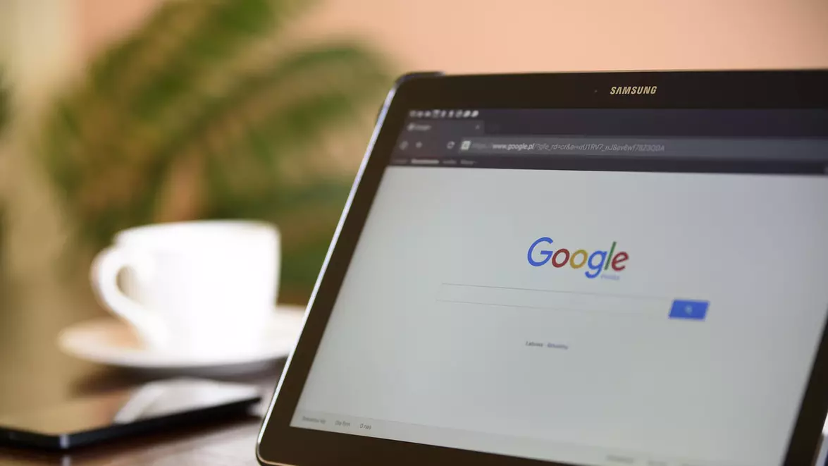 Alphabet intenționează să atragă 80 de miliarde de dolari din vânzarea de acțiuni. Banii vor fi folosiți pentru dezvoltarea tehnologiilor de inteligență artificială