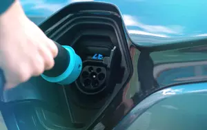 General Motors vrea ca mașinile electrice să alimenteze case și cartiere întregi. Proprietarii ar putea câștiga bani din energie