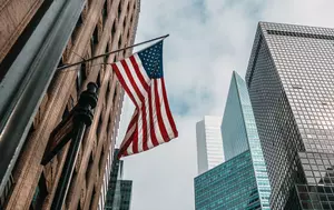 Bank of America investește 250 de miliarde de dolari în proiecte. Inteligența artificială și energia sunt domenii prioritare