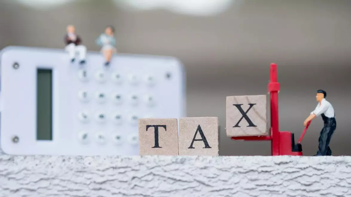 Taxa pe coletele non-UE a adus 49 milioane lei la bugetul de stat. AUR cere eliminarea ei 