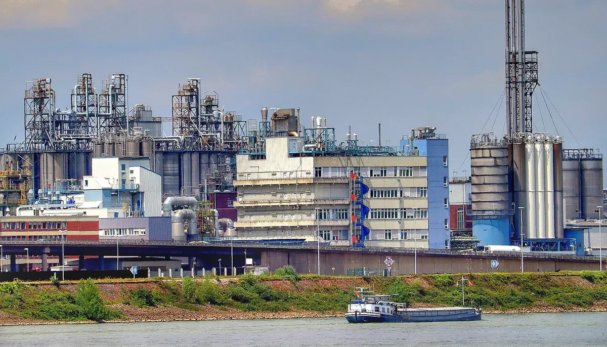 Țițeiul Brent a câștigat 7,8% într-o săptămână. Conflictul dintre SUA și Iran amenință livrările din Orientul Mijlociu