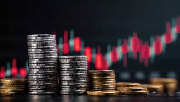 Prețul petrolului crește cu peste 3 dolari pe baril. Tensiunile dintre SUA și Iran și scăderea stocurilor susțin piața