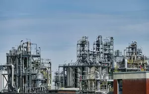 Europa pregătește noi măsuri fiscale pe fondul câștigurilor din petrol. Trei giganți au generat profituri de 15 miliarde euro 