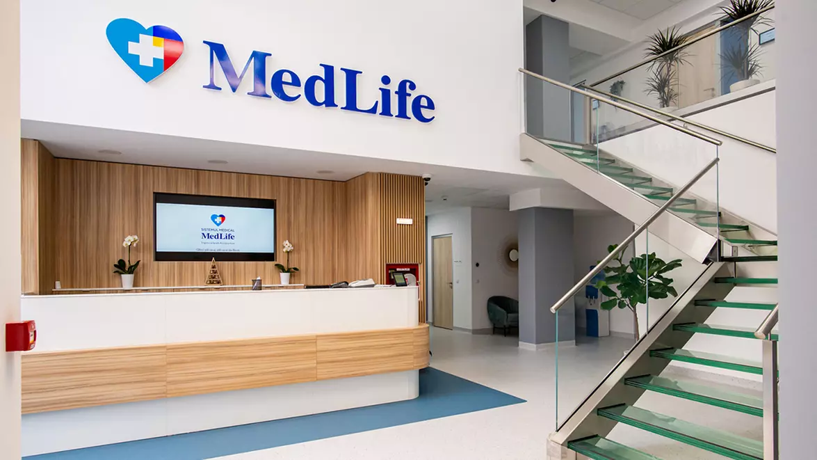 MedLife preia 75% din Qualipat. Achiziția extinde activitatea grupului în anatomie patologică și diagnostic molecular