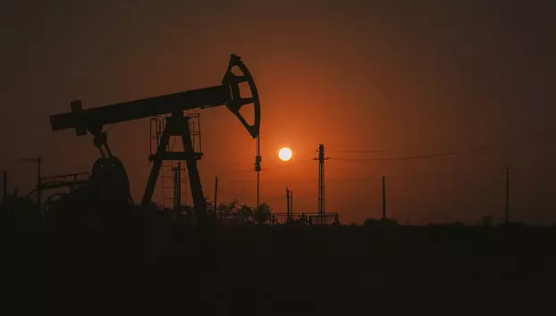 Petrolul urcă puternic după noua escaladare dintre SUA și Iran. Brent câștigă 7,1% într-o săptămână