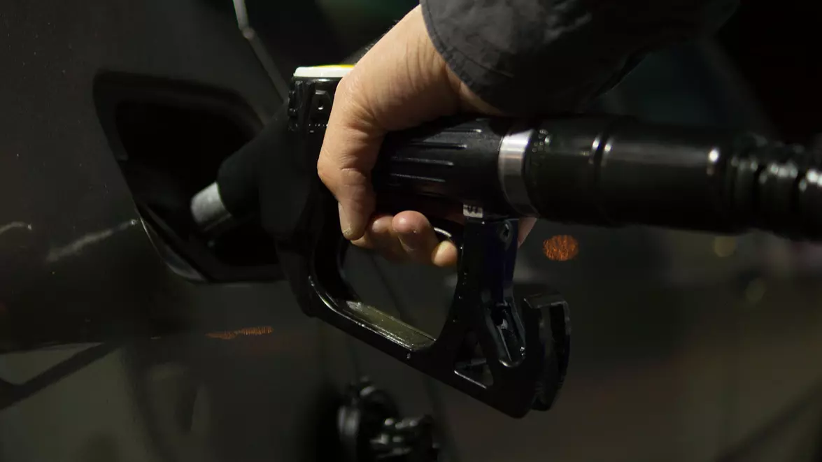 Prețul motorinei a urcat cu 7,5% în doar o săptămână. Statul promite ieftinirea, după ce scumpirea a generat un efect de domino în toată economia