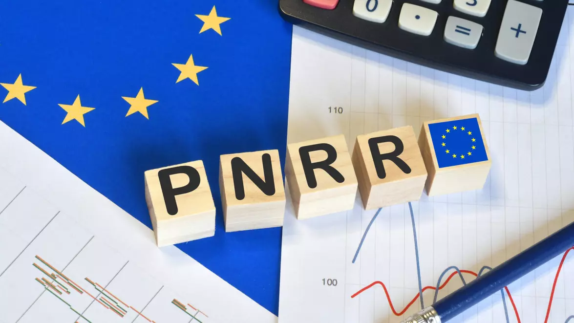 România a încasat doar 66% din fondurile PNRR. Rectificarea bugetară este pusă sub presiune de cheltuielile ridicate și veniturile incerte
