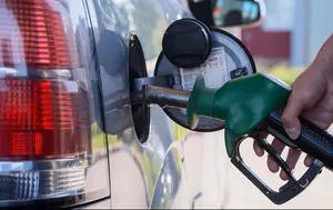 Rompetrol, MOL și Socar taie puternic prețurile la pompă. Cea mai mare scădere operată a fost de 40 bani/litru