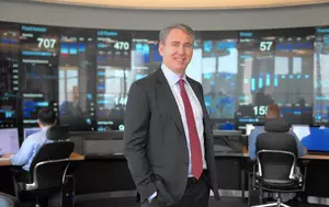 Miliardarul Ken Griffin spune că bula AI este aproape sigură. Ce ne arată istoria, dacă s-ar repeta