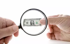 Cât pierzi din bani din cauza inflației. Scumpirile reduc valoarea salariilor și a economiilor