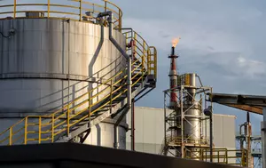 Guvernul prelungește obligația operatorilor de a menține stocurile petroliere. Rezervele de stat rămân deocamdată doar pe hârtie
