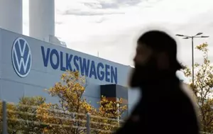 Volkswagen își taie drastic prognoza de profit. Costuri excepționale de 10 miliarde de euro apasă rezultatele