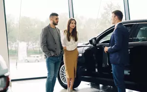 Afacerile din comerțul auto cresc cu 14,2% în august. Primele opt luni rămân însă pe minus
