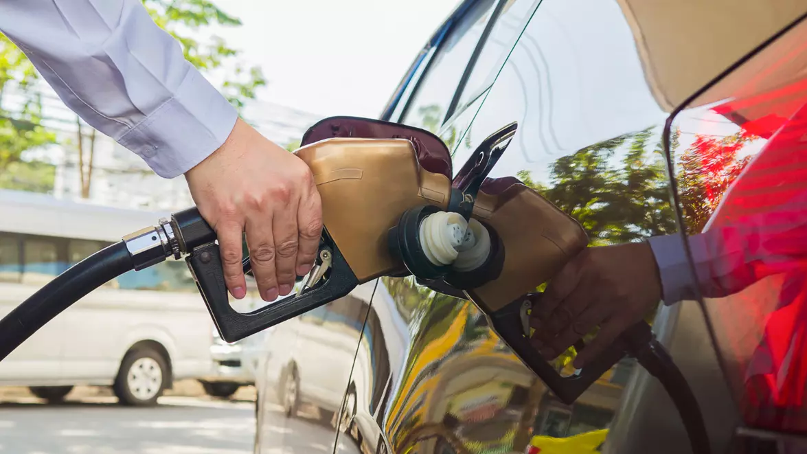 Ministerul Finanțelor menține reducerea accizei la motorină. Măsura rămâne la 25% până la sfârșitul lunii septembrie