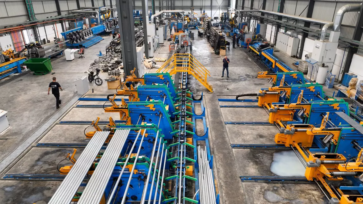 Statul pune 759 milioane de lei ca România să producă ce importă. Poate subvenția să repare deficitul industrial?