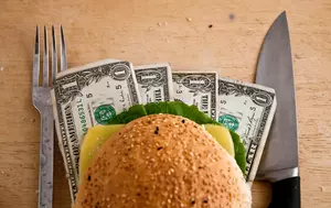 De ce se scumpesc alimentele. Prețul de la raft include costurile acumulate în fermă, fabrică, transport și magazin