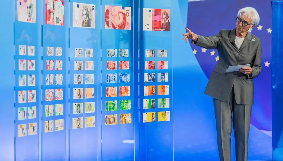 BCE prezintă 10 variante pentru noile bancnote euro: artiști sau păsări. Aici găsești linkul unde poți vota
