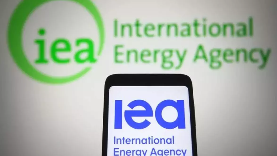 Agenția Internațională a Energiei cere eliberarea unor cantități suplimentare de motorină din rezervele strategice. Prețurile au crescut pe fondul crizei de aprovizionare