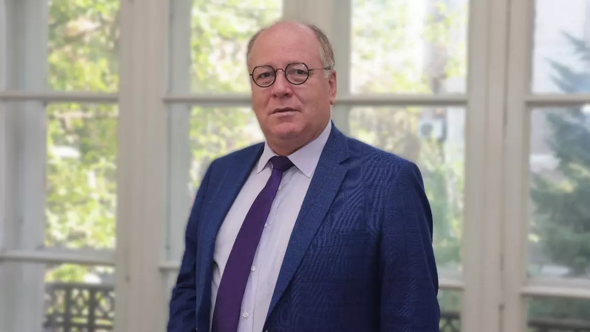 Căderea Guvernului Bolojan pune presiune pe economie. Bruno Ștefan: „Într-o criză, banii se ascund”