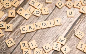 Creditele neperformante ale firmelor au urcat la 5,6%. Economia reală începe să arate mai rău decât bilanțurile băncilor
