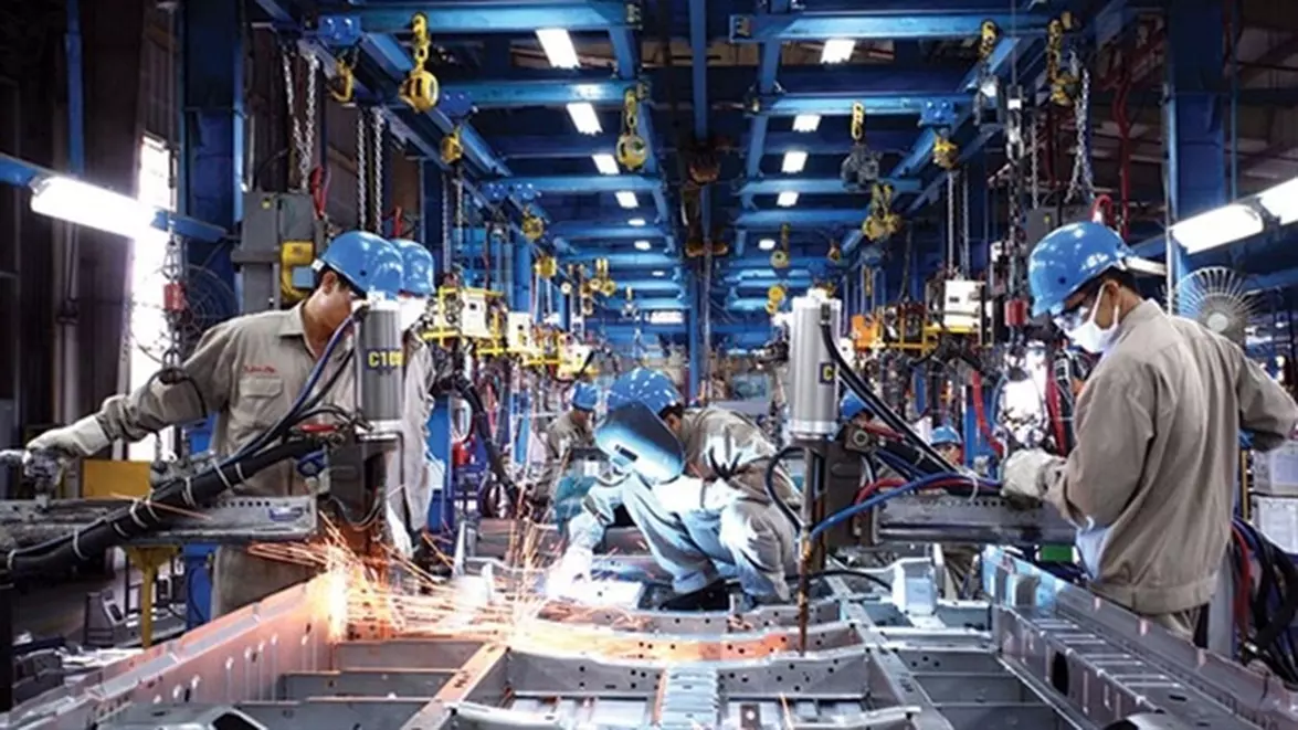 Producția industrială a României a scăzut cu 3,4% în primele opt luni din 2026. Cel mai mare declin a fost înregistrat de industria prelucrătoare 