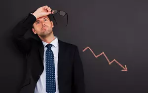 Cum îți gestionezi banii în perioade de criză. Deciziile care îți pot proteja bugetul când veniturile devin nesigure