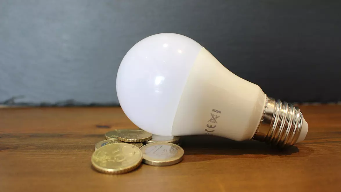 Din 100 de lei la factura de energie, până la 45 pot fi costul disfuncționalităților. De ce România produce ieftin și vinde scump