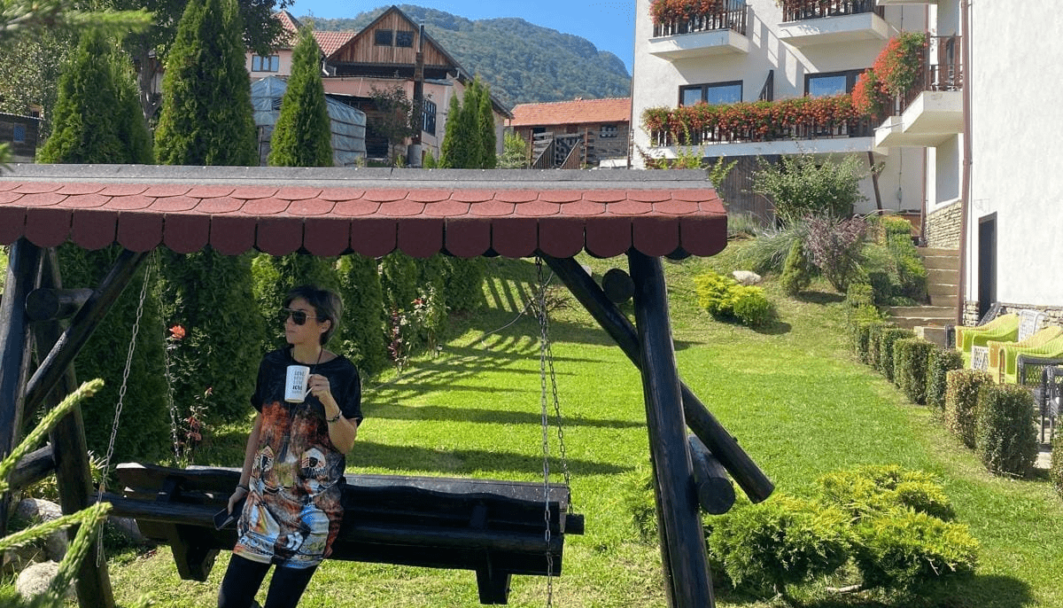 Vocile Edge. Laura Cioc și povestea unei cariere reinventate prin afacerea Transylvanian Inn