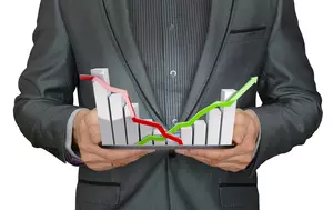 Deficitul fiscal s-a înjumătățit față de 2025. Cheltuielile publice sunt în scădere pentru prima dată în șase ani