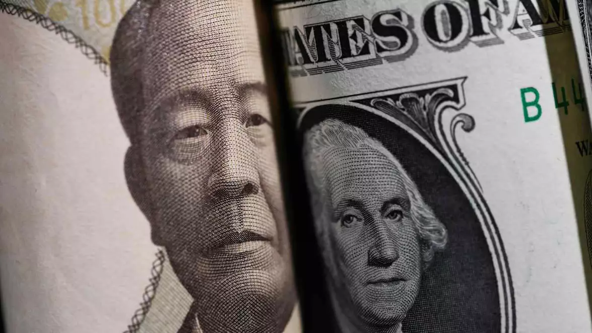 Yenul crește puternic după intervenția Japoniei pe piața valutară. Dolarul rămâne sub presiune după declinul de 1,5%