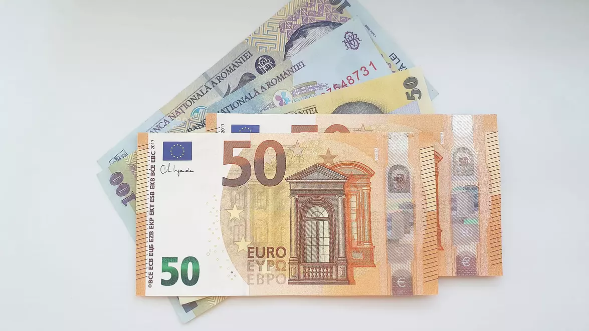 Moneda națională recuperează teren pentru a treia zi consecutiv. Cursul BNR a coborât la 5,2222 lei/euro