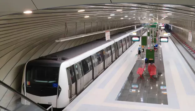 Se amână cu 2 luni scumpirea biletelor de metrou. Ministrul Miruță cere tăieri de 10% ale costurilor