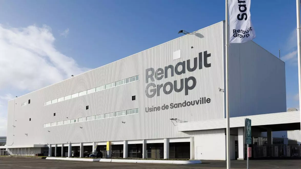 Renault taie până la 2.400 de posturi din inginerie în 2 ani. România intră în ecuația unui plan făcut sub presiunea Chinei