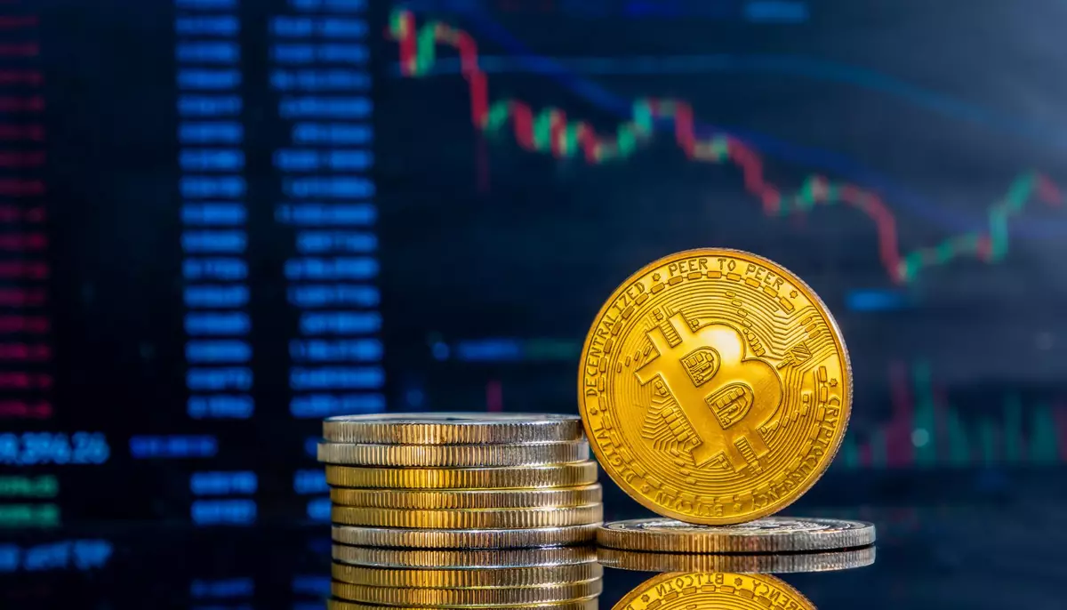 Bitcoin urcă din nou peste 81.000 de dolari. Lichidarea pariurilor pe scădere alimentează revenirea
