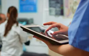 Un startup care folosește AI în sănătate obține 150 de milioane dolari. Compania ajunge la o evaluare de 3 miliarde