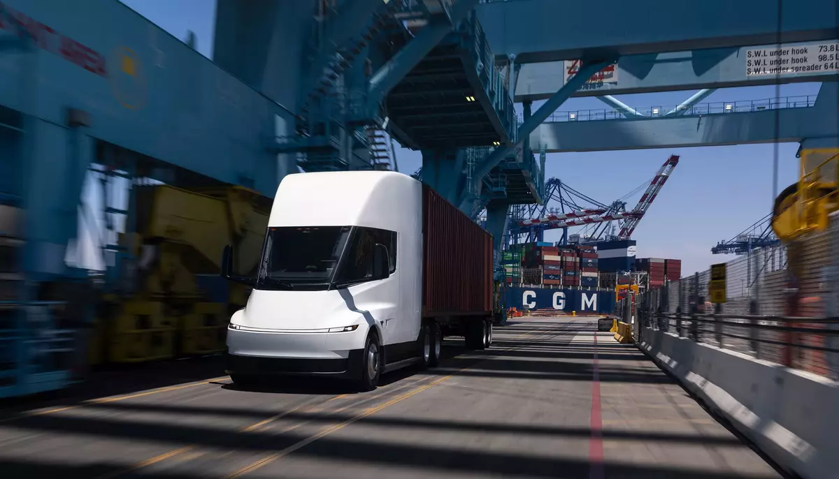 Tesla livrează Semi după aproape nouă ani de așteptare. 50.000 de camioane electrice pe an rămân ținta