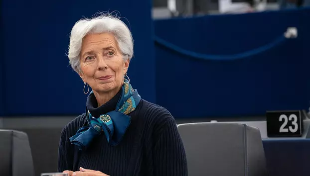 BCE este așteptată să majoreze ratele dobânzilor în septembrie. Christine Lagarde adoptă o strategie prudentă proactivă