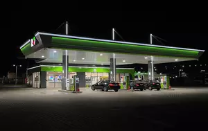 Au scăzut prețurile la carburanți. Motorina premium se vinde de la 9,34 lei pe litru