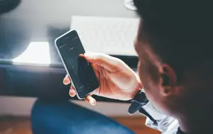 Veniturile totale din sectorul telecom au înregistrat o scădere de 0,8%. România depășește 7 milioane de conexiuni de internet fix