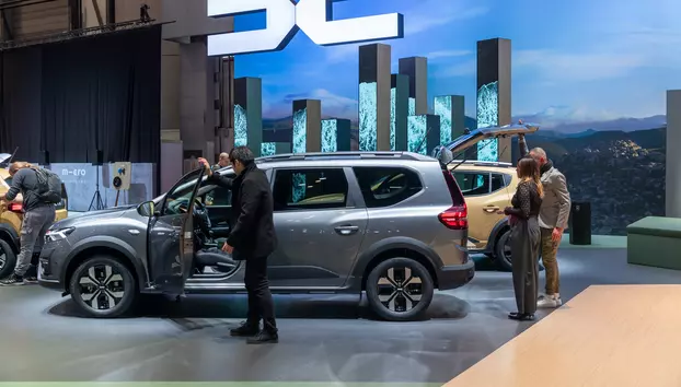 Dacia lansează în 2026 un nou model de mașină. Caroseria este o combinație între break și SUV