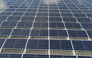 Statul pune 500 milioane euro în energie solară. Instituțiile publice pot primi până la 10 milioane
