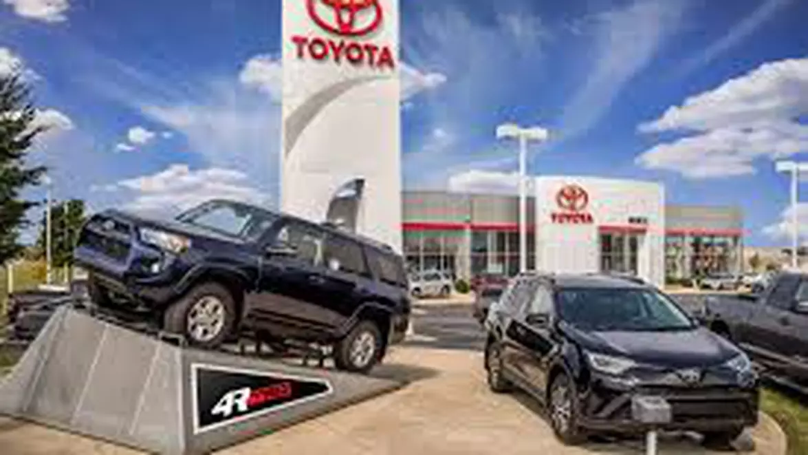 Toyota își majorează prognoza anuală și anunță răscumpărări de 6,3 miliarde de dolari. Rezultatele trimestriale slabe afectează însă acțiunile companiei