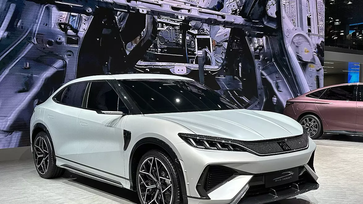 Piața auto din China se îndreaptă spre cel mai slab an din ultimii cinci. Vânzările au scăzut cu 20%