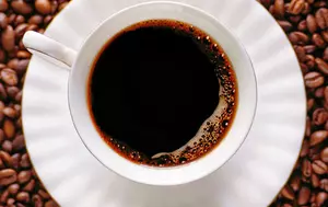 De ce se scumpește cafeaua în ciuda recoltelor record. În România, prețul a urcat cu 24% anul trecut și peste 20% în 2026