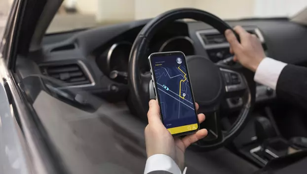 Uber reduce personalul din departamentul de servicii pentru clienți cu 10%. Compania pune restructurarea pe seama AI