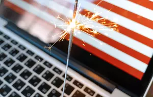 Trump amenință cu taxe de 100% pentru taxarea Big Tech. Dialogul digital UE-SUA intră în zona de risc comercial