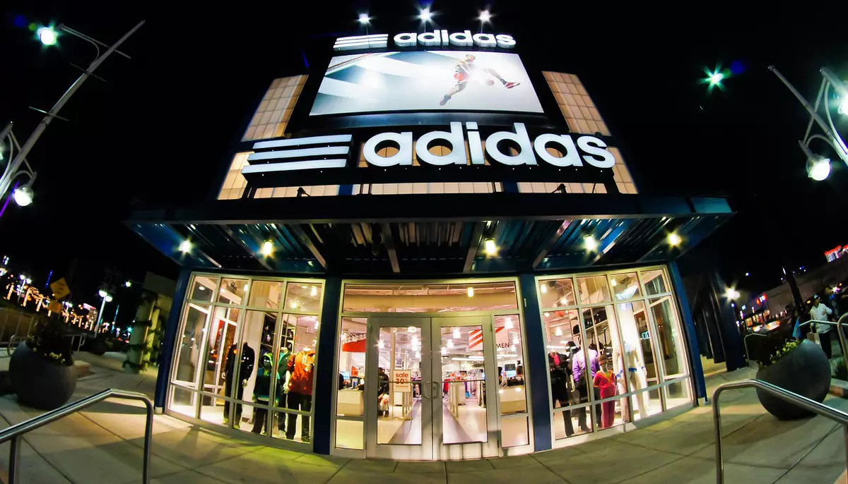Acțiunile Adidas scad cu 17%. Campania pentru Cupa Mondială a crescut cheltuielile de marketing cu 30%