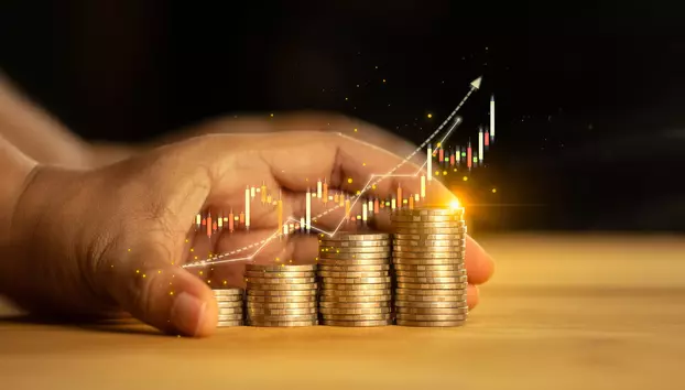 Cum poți investi în aur: de la lingouri și monede la certificate pe BVB, acțiuni miniere și ETF-uri